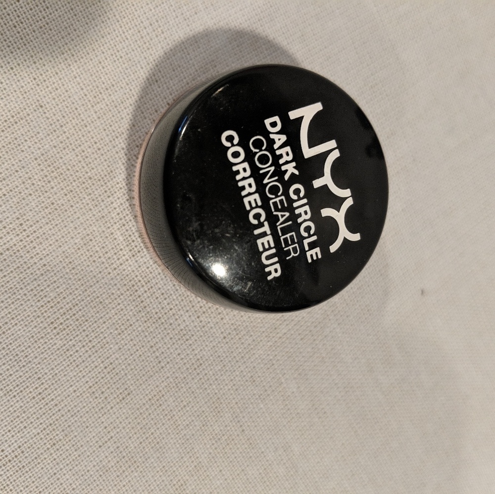 NYX CONCEALER